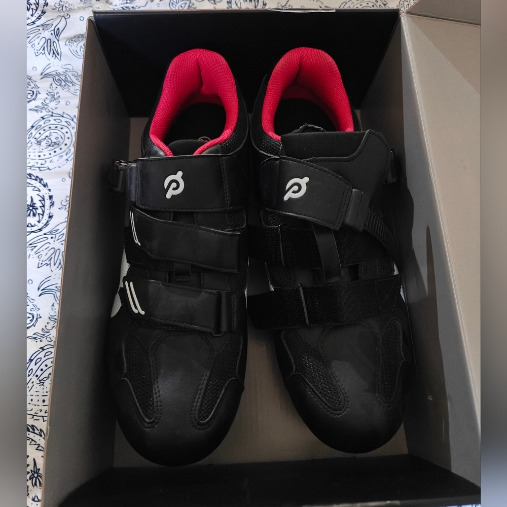 Peloton black cycling M size 43